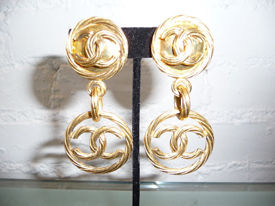 Elizabeth Taylor Costume Jewelry on Decades Inc   Elizabeth Taylor Would Never Wear These Earrings