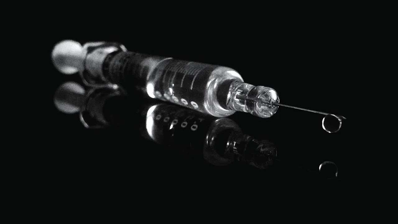 DPR dan Epidemolog: Vaksinasi Berbayar Jangan Ditunda Tapi Dibatalkan