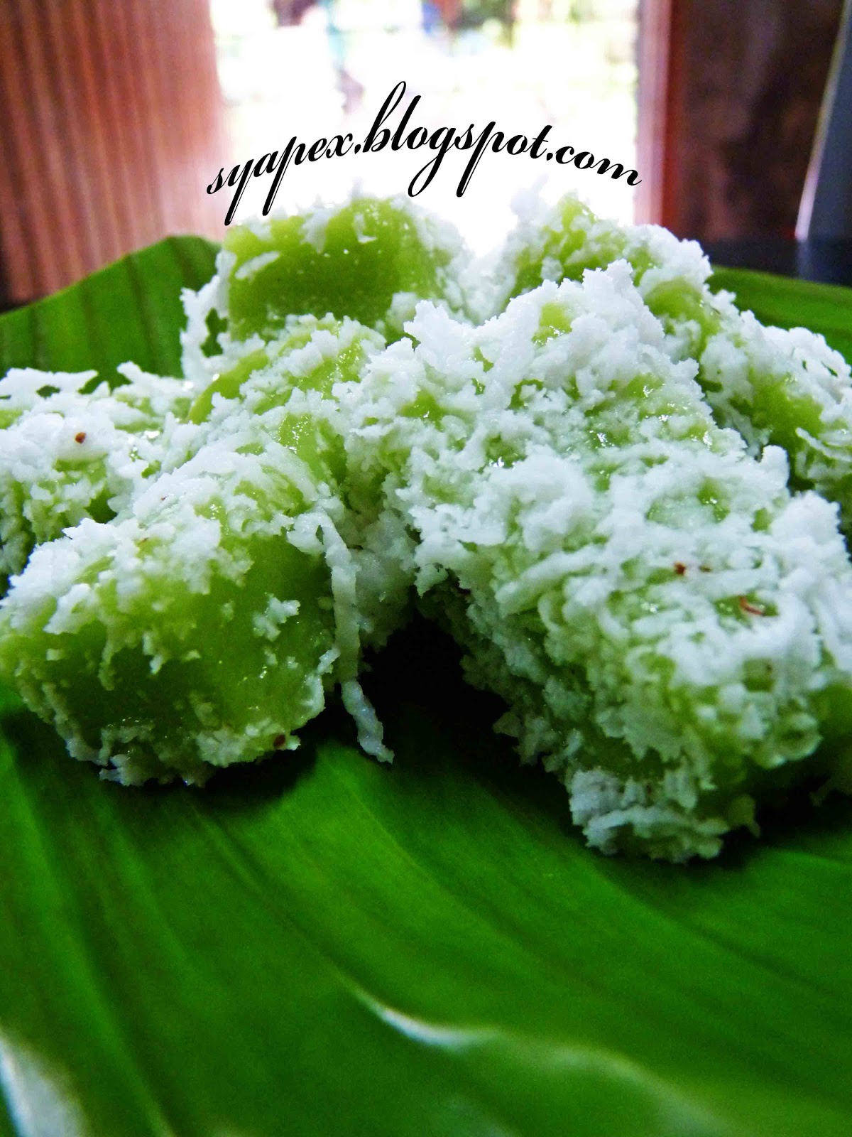 Syapex kitchen: Kuih Kaswi Pandan