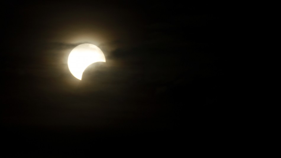 😅Lluvia en La Araucanía para el eclipse solar: Astrónomo explica qué se podrá ver