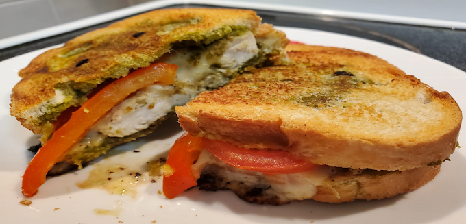 How to Make an Easy Chicken Pesto Sandwich: A Flavorful Lunchtime/Dinnertime Delight