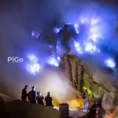 magical-blue-fire-of-kawah-ijen-trekking-fom-bali-based-on-private-tour-services