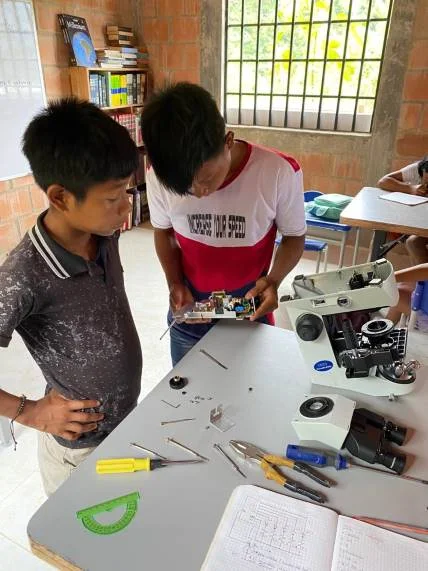 56 jóvenes indígenas de Pueblo Rico recibieron formación de la Tecnoacademia Risaralda