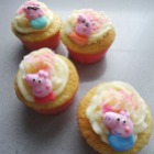 http://unhogarparamiscositas.blogspot.com.es/2016/04/cupcakes-peppa-pig-con-oreo-dentro.html