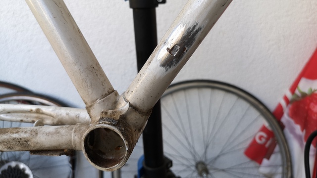 Fahrrad Rahmen Stahl cleanen und spachteln