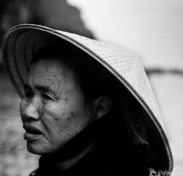 "Batelière #4" (Sujet : Batelière - Ninh Binh ; Materiel : Canon A1, 50mm, TriX 400)