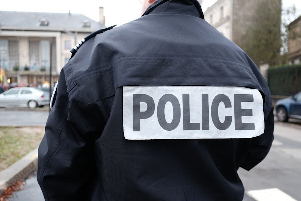 Six policiers blessés après une interpellation près de Lyon