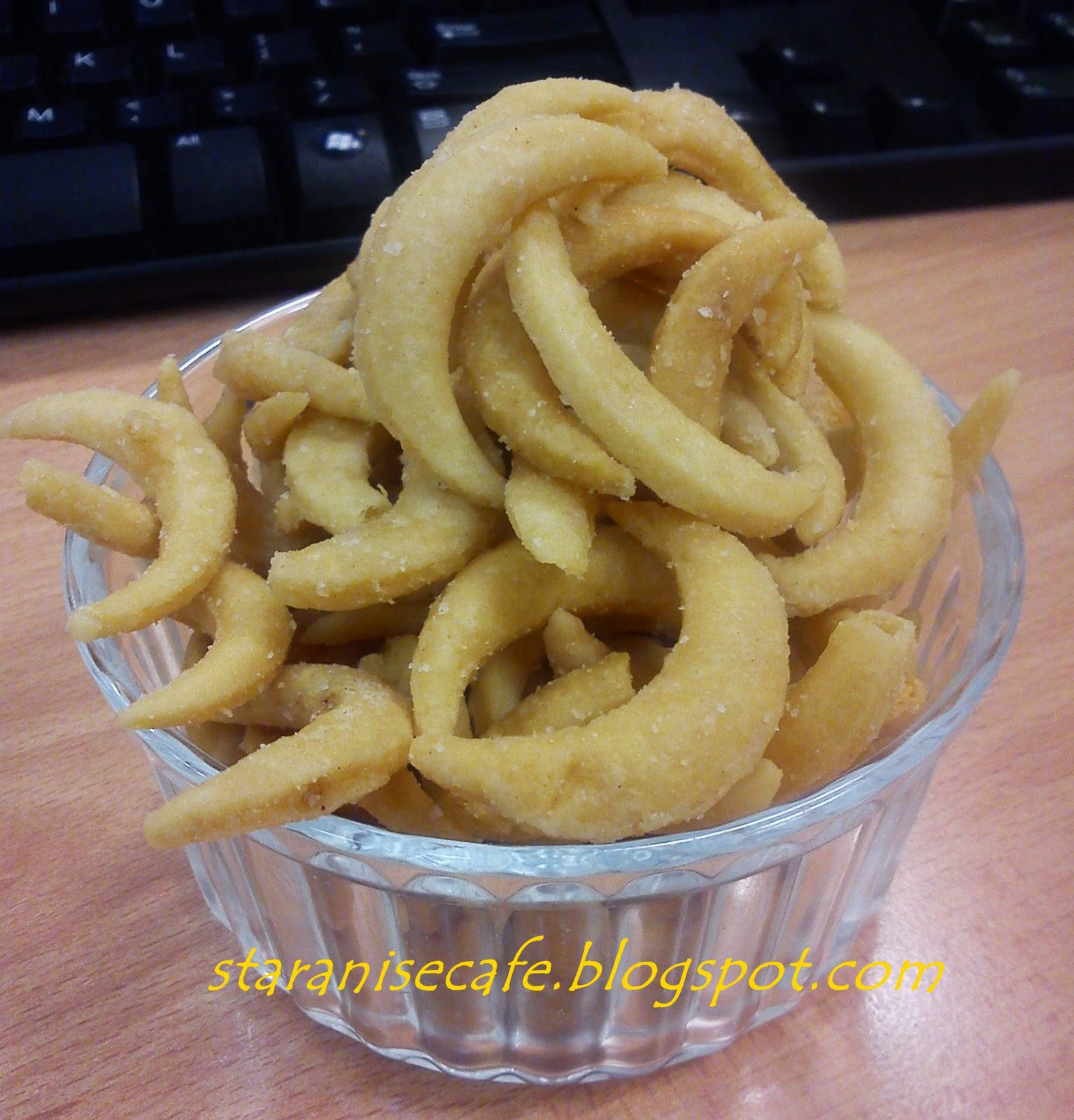 STARANISE CAFE: Kuih Kekara