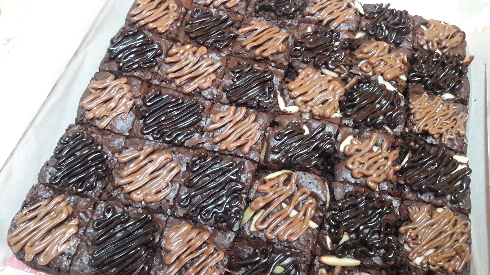 Teratak Honeyz: Harga Aneka Brownie