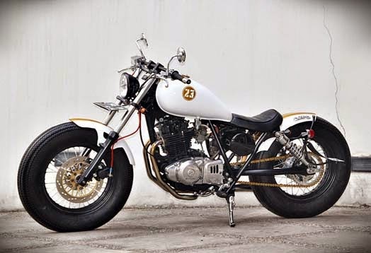 Modifikasi Motor Suzuki Thunder 250 Brat Bobber 