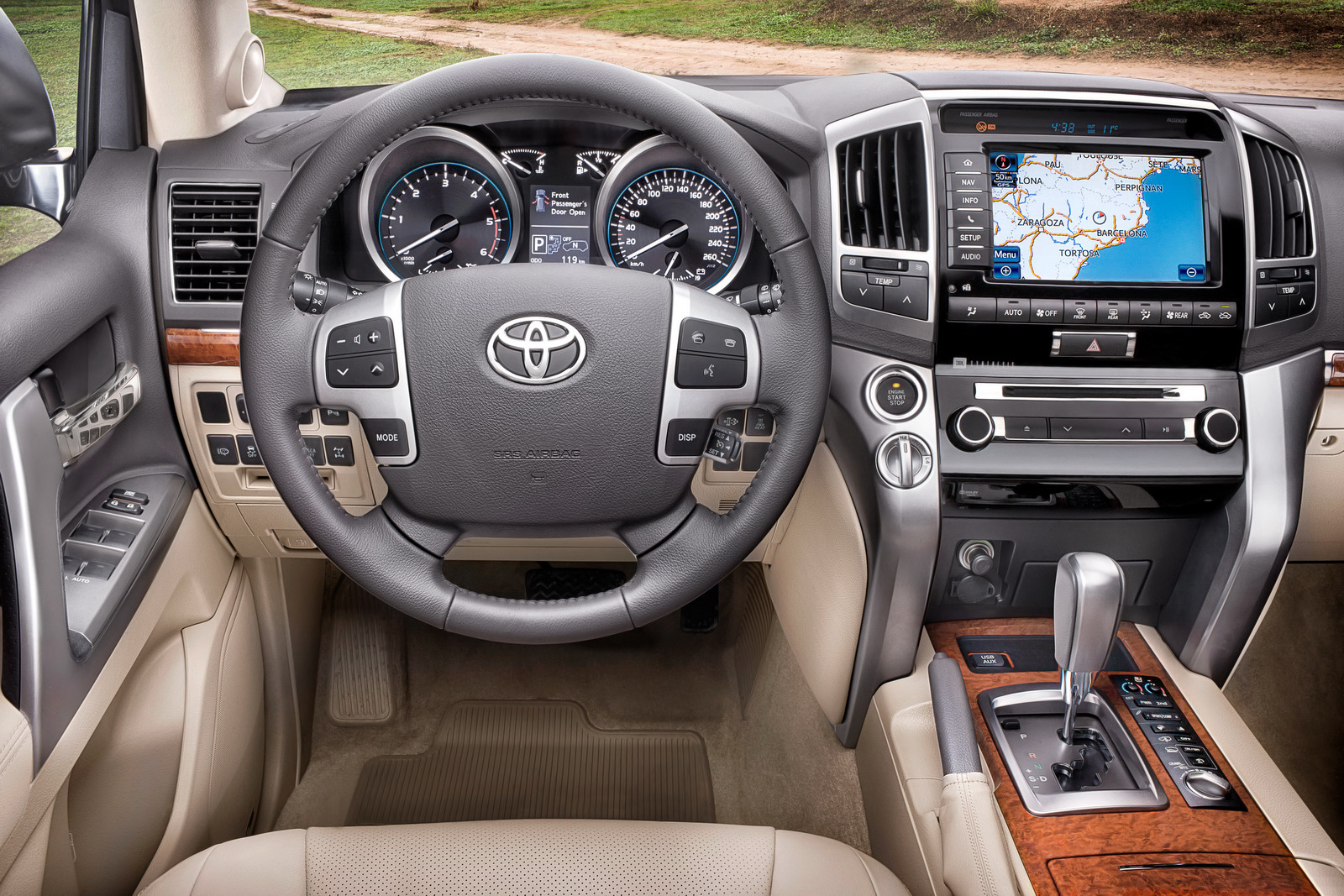 Wallpaper Car Toyota Fortuner interior 