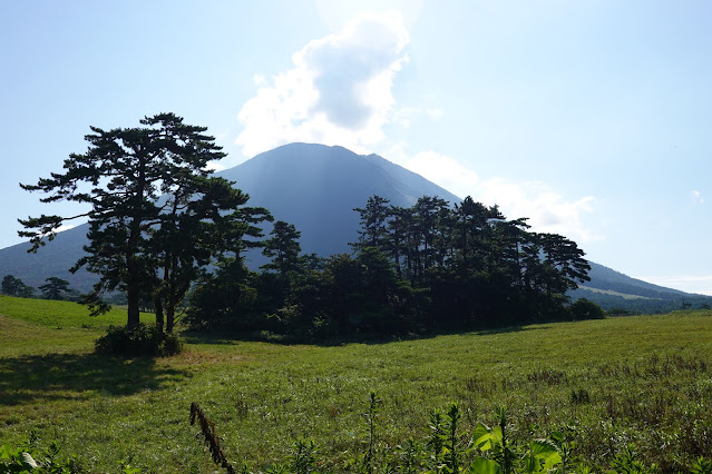 鳥取県西伯郡伯耆町小林　だいせん牧場　大山の眺望