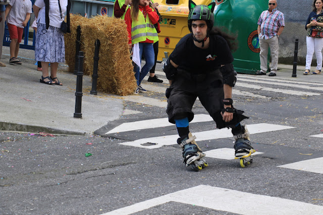 bajada de goitiberas en las fiestas de Llano