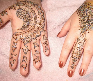 Eid-Mehandi-Designs-2011-Wallpapers