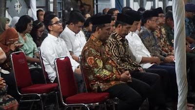 https://beritasarana88.blogspot.com/2018/09/ini-hal-yang-dilakukan-oleh-presiden.html