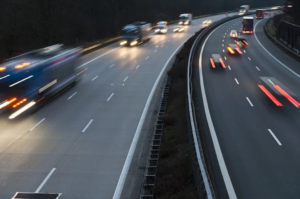 Isère : Un conducteur drogué renverse trois agents autoroutiers sur l'A43, un mort et deux blessés