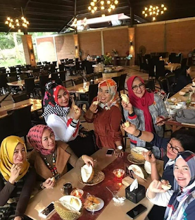 7 Tempat Makan Hits Dan Populer Di Semarang