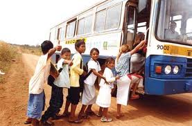 Uzl em Fotos - Notícias - Programa irá viabiliazar o transporte Escolar para estudantes da Zona Rural!