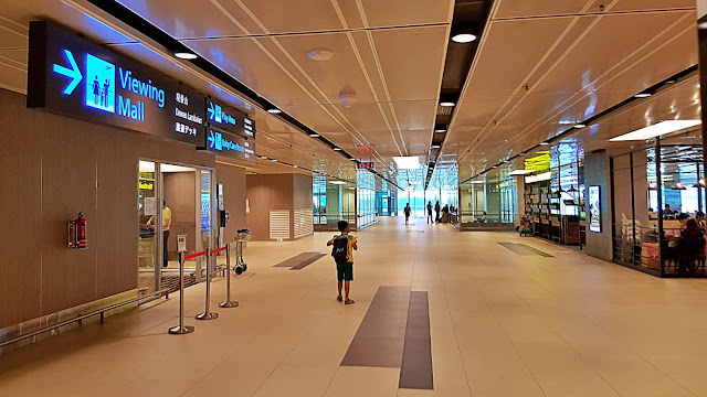 views at Changi Airport Terminal 1 Level 4 Public Viewing Mall