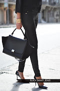 {1} Black skinny jeans. So classic and very chic. Need I say more?