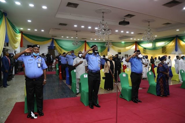 COMMUNITY POLICING TAKES OFF IN LAGOS, AS SANWO-OLU INAUGURATES OPERATIONS TEAMS