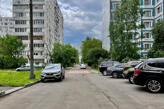 Краснополянская улица, дворы