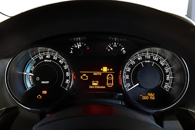 2012 Peugeot 3008 HYbrid4 Clauster Gauge View