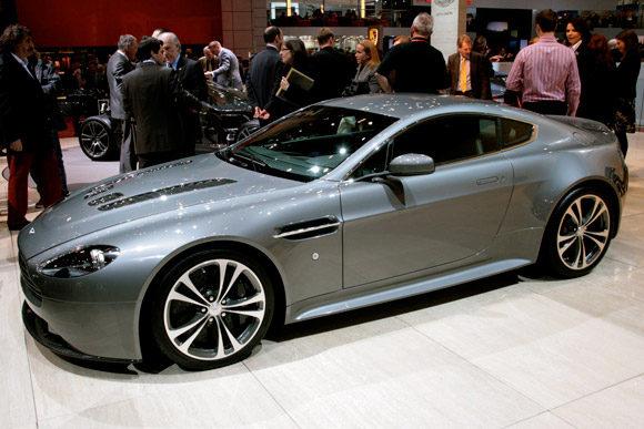 Aston Martin V12 Vantage