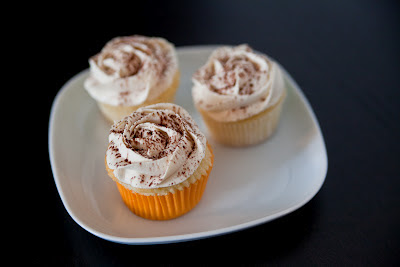 18 cupcakes (16 Tiramisu Cupcakes tiramisu hummingbird  Cupcakes)