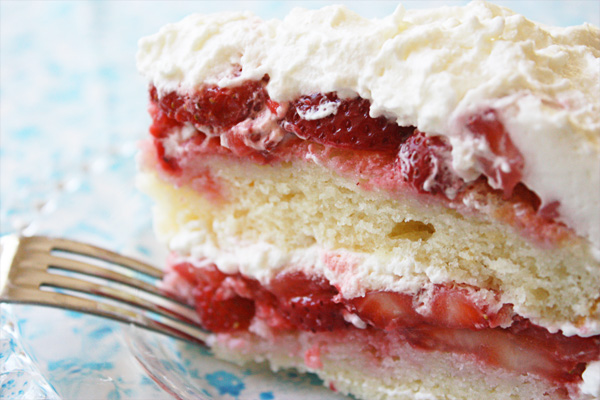 How to Make Strawberry Cake