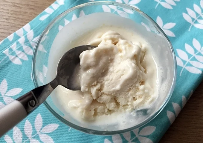 Helado de arroz con leche, coco y lima