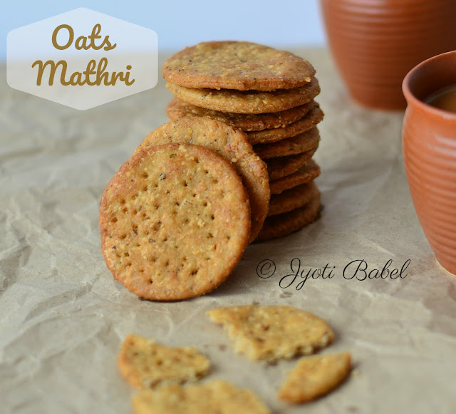 Oats Mathri | Mathri is an ever popular deep fried snack that goes well with Indian masala chai. In this version, I have prepared them it with oats flour. www.jyotibabel.com