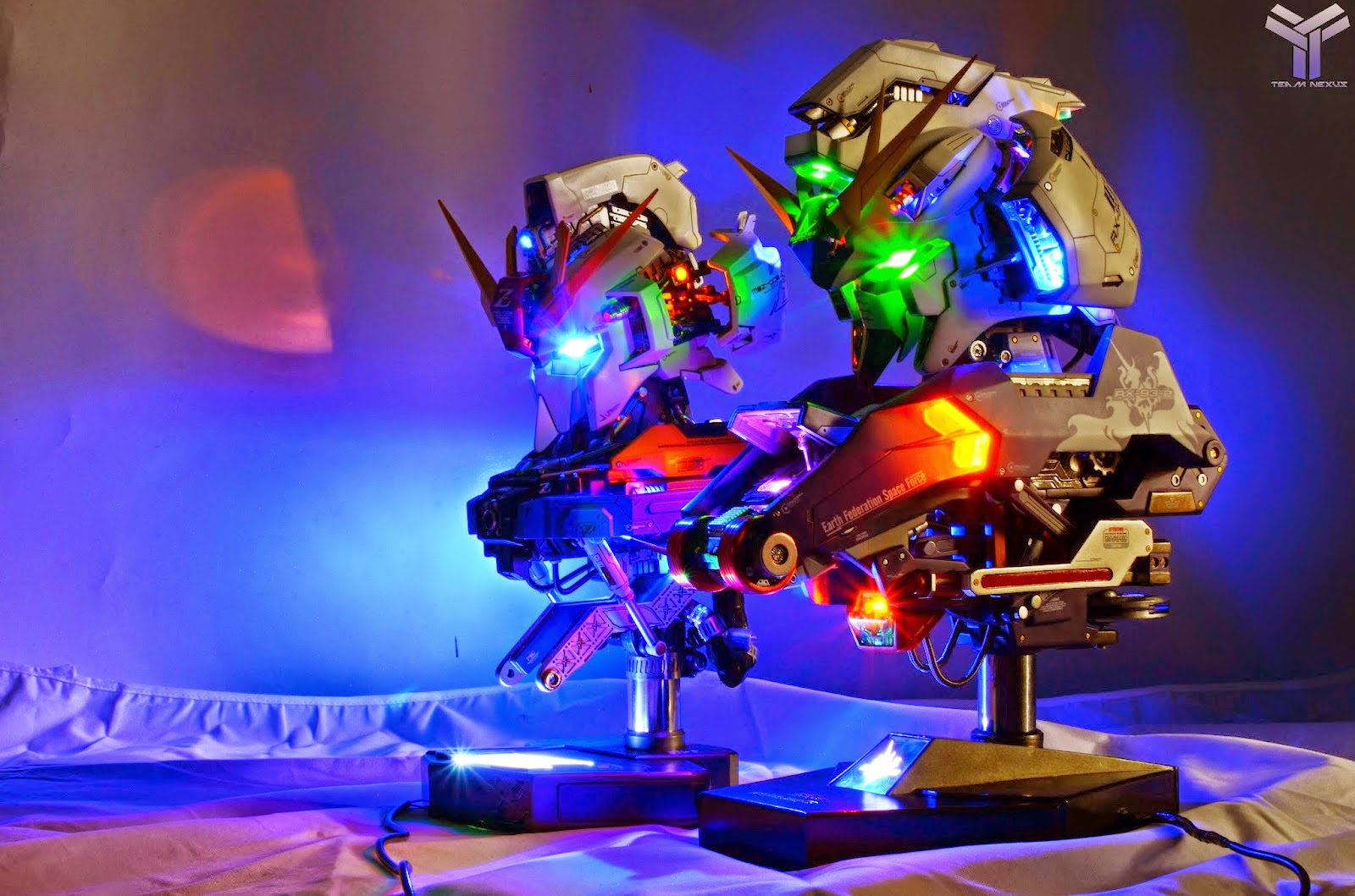 GSM Rx-93-v2 Hi Nu Gundam Head Display Model modeled by DangHaiHoang and Seth Tunaphoto