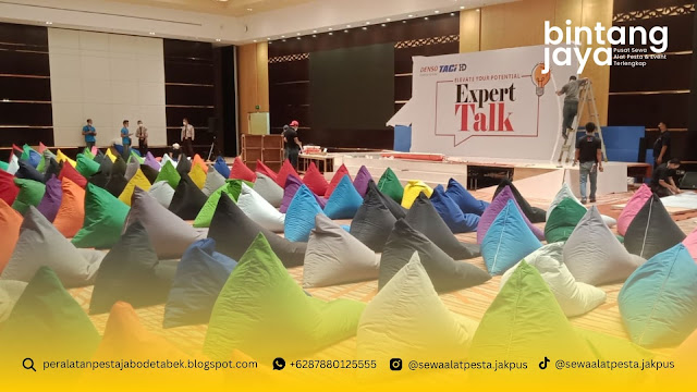 Sewa Bean Bag Triangle Untuk Seminar Milenial Jakarta Selatan