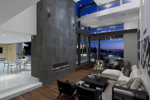 Picture of modern living room with high ceiling