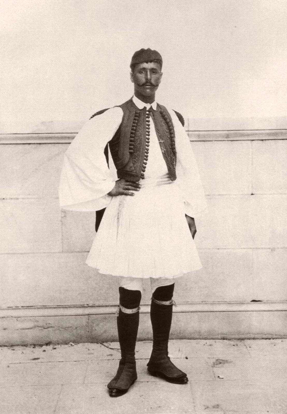  Spyridon Louis, a previously unrecognised water carrier, won the event to become the only Greek athletics champion and a national hero.