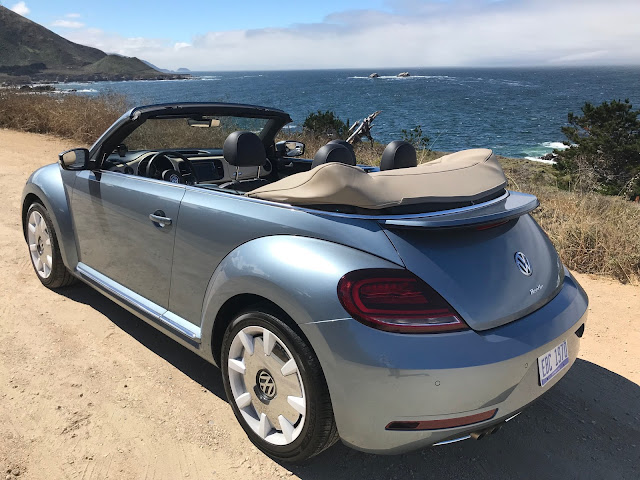 Rear 3/4 view of 2019 Volkswagen Beetle Final Edition Cabrio