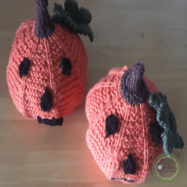 Picture of knitted pumpkins together