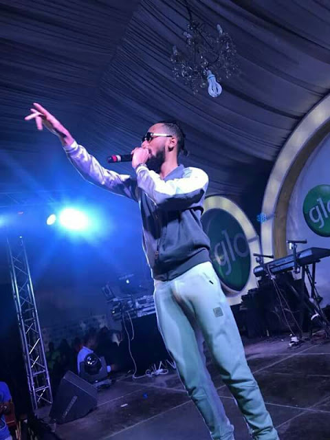 Phyno’s Manh00d Stands While Performing On Stage In Lagos (See Fans Reactions)