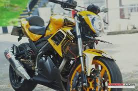 Modifikasi Vixion ala street fighter