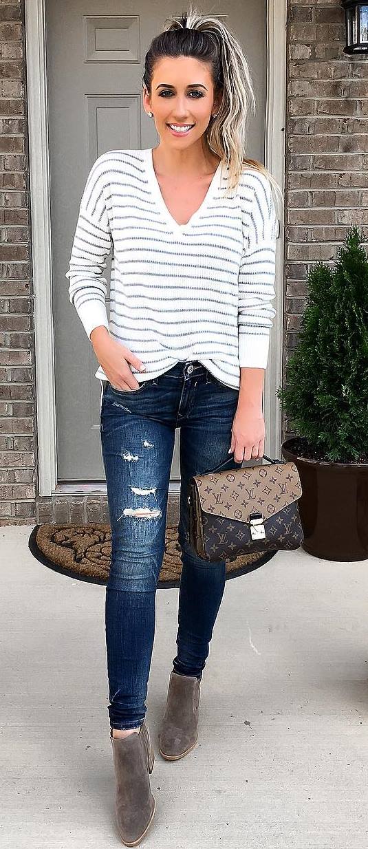 simple fall outfit : stripped top + rips + bag + boots