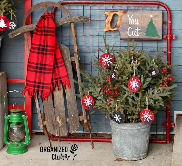 2018 Christmas DIY Decor Christmas Tour #stencils #oldsignstencils #upcycle #buffalocheck #rusticChristmas #ornaments #Christmasdecor