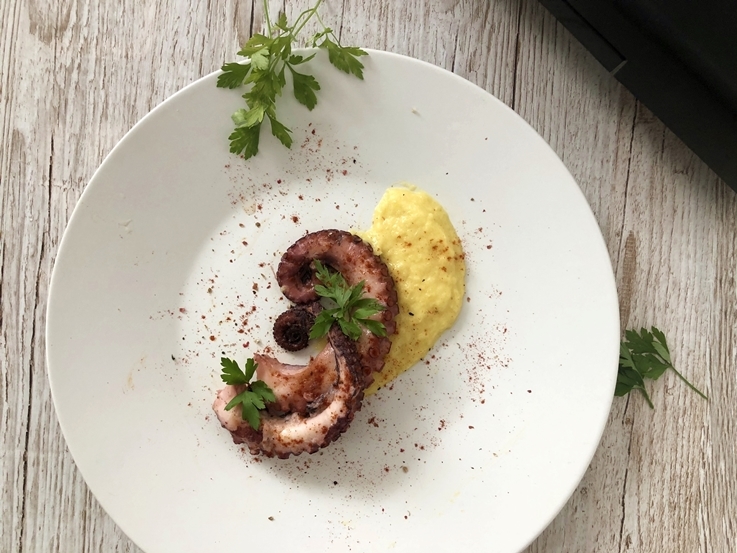 Pulpo a la plancha con mango