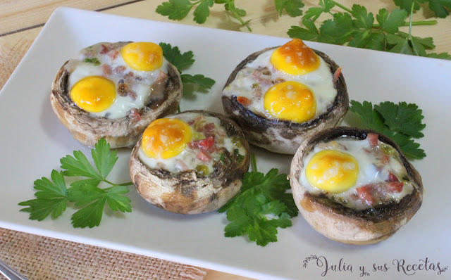 Champiñones rellenos de huevos de codorniz. Julia y sus recetas