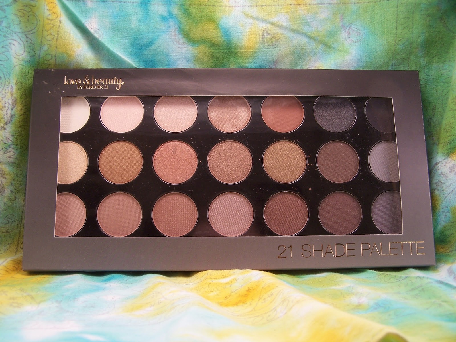 Forever 21 Love  Beauty BrownTaupe Eyeshadow Palette
