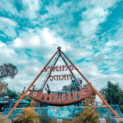 Kursi Mabur | Gambar diambil dari akun instagram : @skedupark