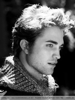 Robert Pattinson Hot