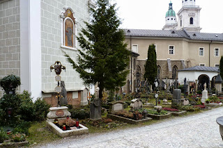 Abadía y cementerio de San Pedro.