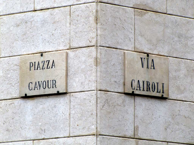 Targhe di piazza Cavour e via Cairoli, Livorno