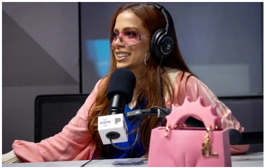 Celebridade:Anitta abriu o coração durante bate-papo no programa de rádio 'The Howard Stern Show' para a Sirius XM. 